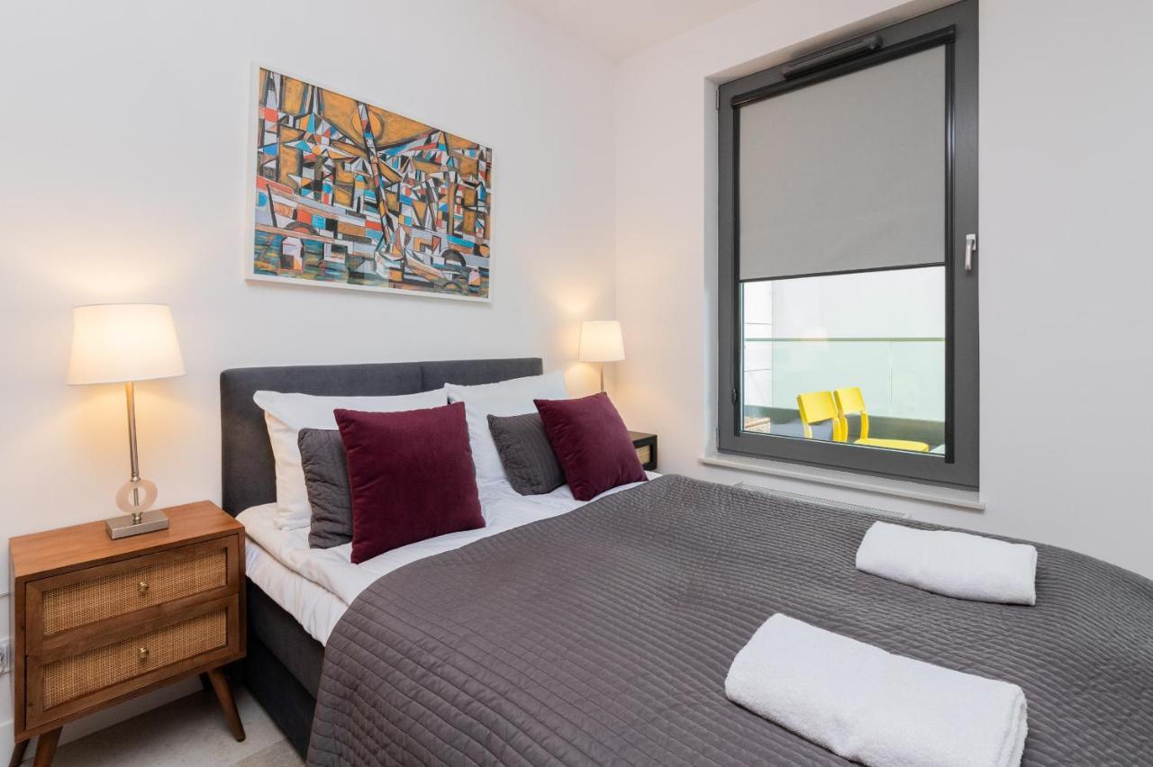 Plac Unii Apartment Gdynia City Centre By Noclegi Renters Bagian luar foto