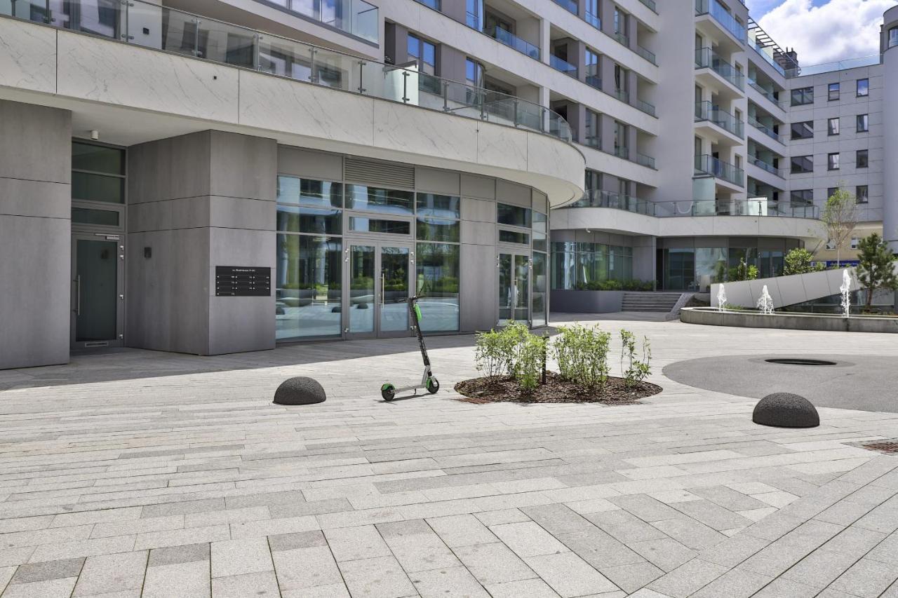 Plac Unii Apartment Gdynia City Centre By Noclegi Renters Bagian luar foto