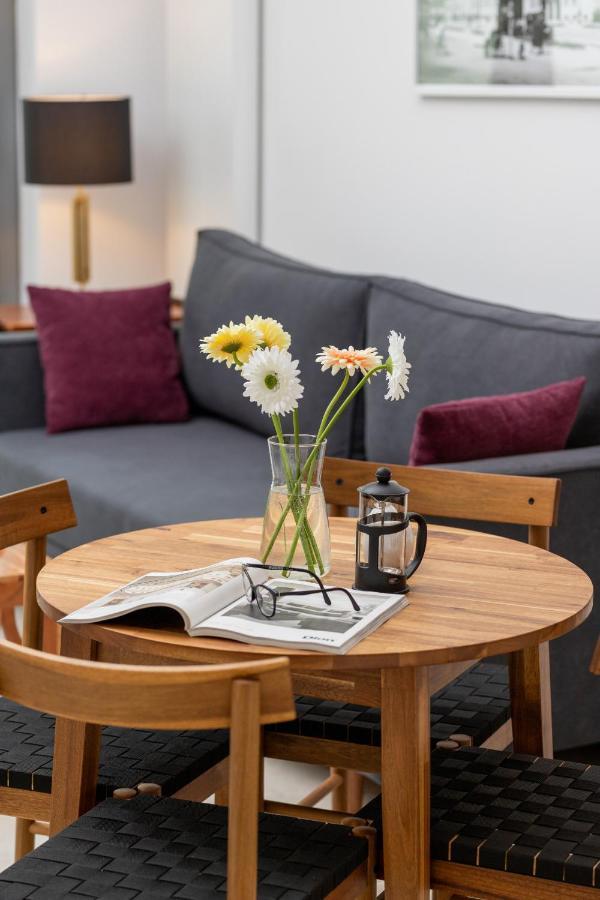 Plac Unii Apartment Gdynia City Centre By Noclegi Renters Bagian luar foto