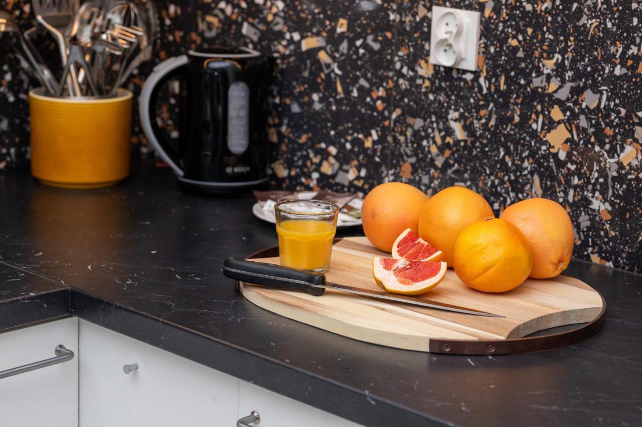 Plac Unii Apartment Gdynia City Centre By Noclegi Renters Bagian luar foto