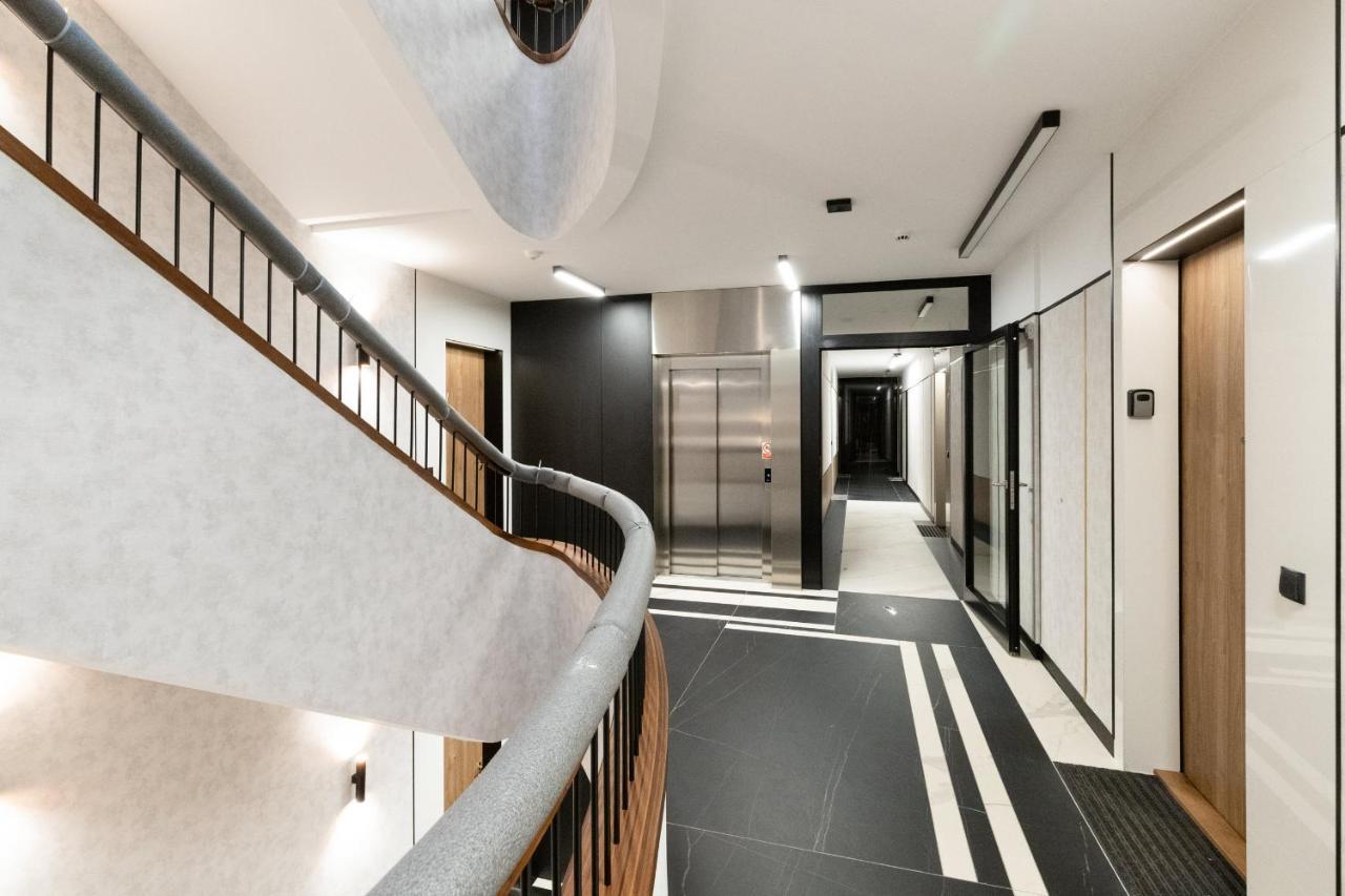 Plac Unii Apartment Gdynia City Centre By Noclegi Renters Bagian luar foto